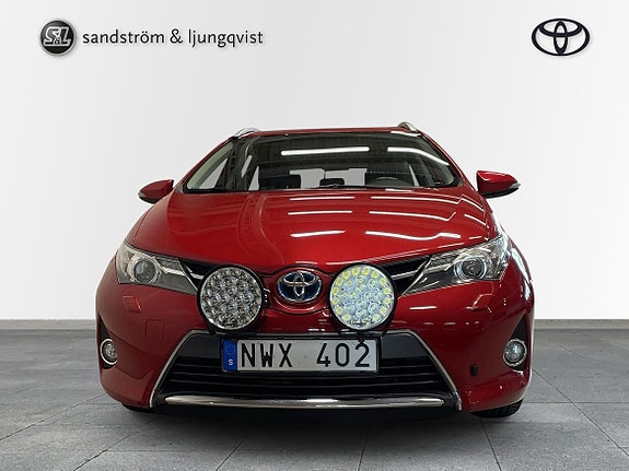 Toyota Auris 2 of 10