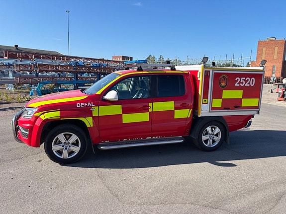 Volkswagen Amarok 2 of 5