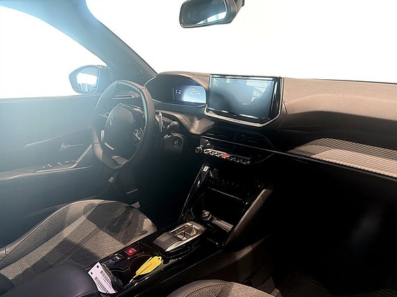 Peugeot 2008 11 of 15