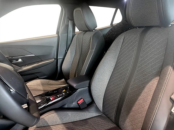 Peugeot 2008 4 of 15