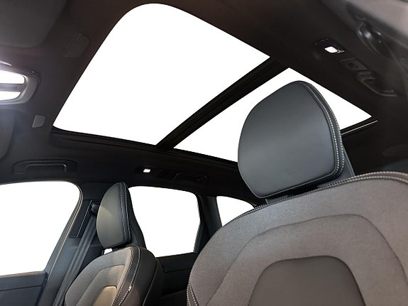 Volvo XC60 15 of 18