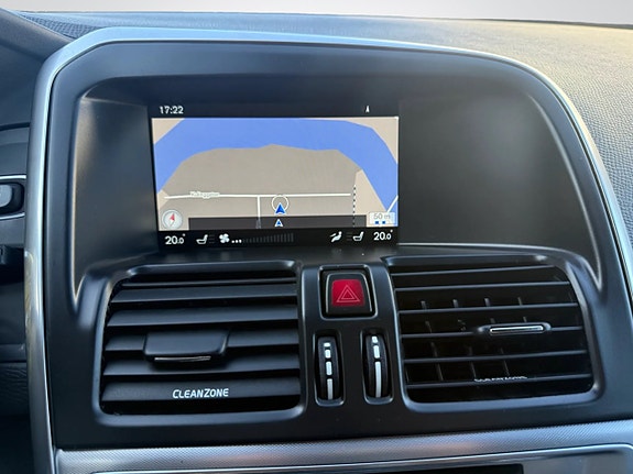 Volvo XC60 8 of 12