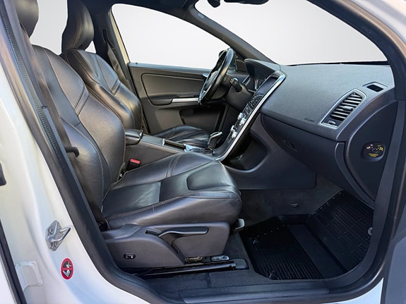 Volvo XC60 12 of 12
