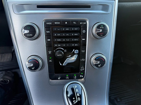 Volvo XC60 10 of 12