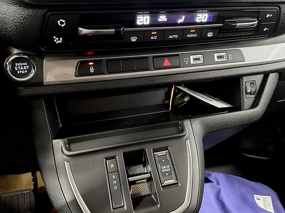 Opel Vivaro 12 of 21