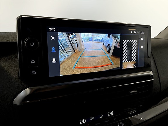 Opel Vivaro 15 of 21