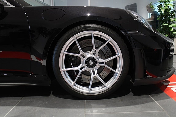 Porsche 911 GT3 8 of 25