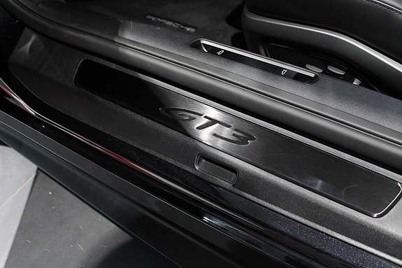 Porsche 911 GT3 12 of 25