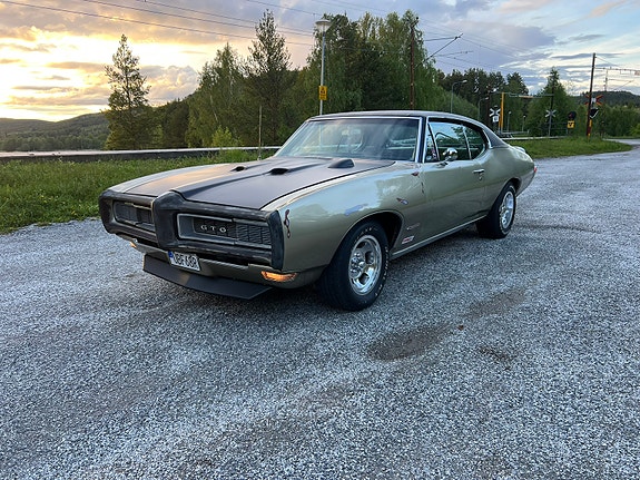 Pontiac GTO 2 of 5
