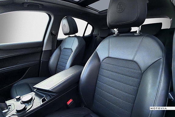 Alfa Romeo Stelvio 15 of 23