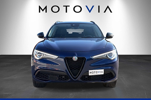 Alfa Romeo Stelvio 9 of 23