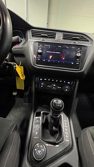 Volkswagen Tiguan 14 of 29