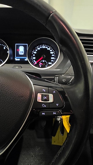 Volkswagen Tiguan 16 of 29