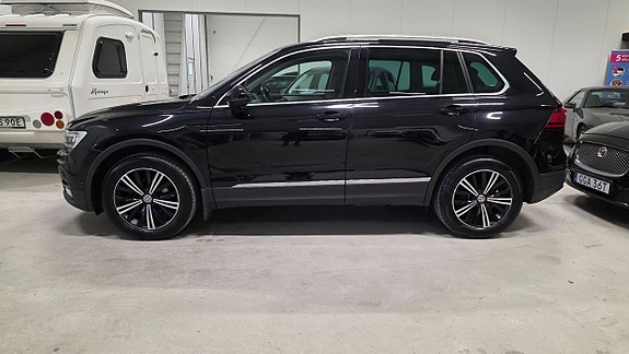 Volkswagen Tiguan 2 of 29