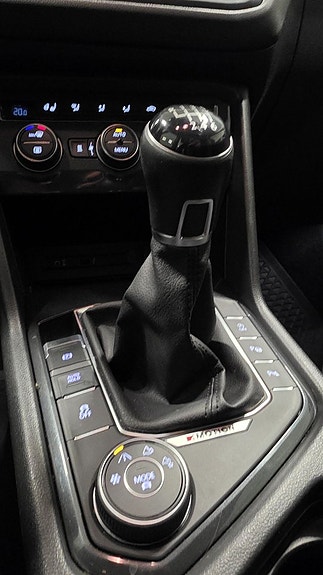 Volkswagen Tiguan 17 of 29