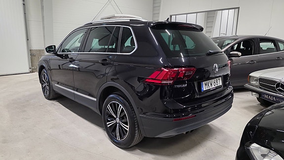 Volkswagen Tiguan 3 of 29