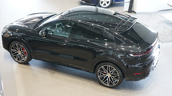 Porsche Cayenne S 3 of 6