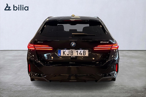 BMW 530e 4 of 19