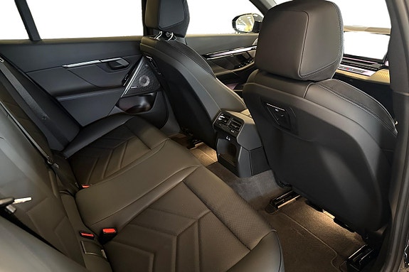 BMW 530e 7 of 19