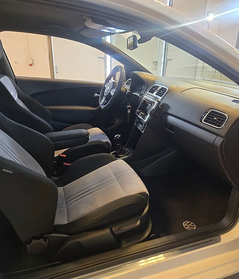 Volkswagen Polo 4 of 17