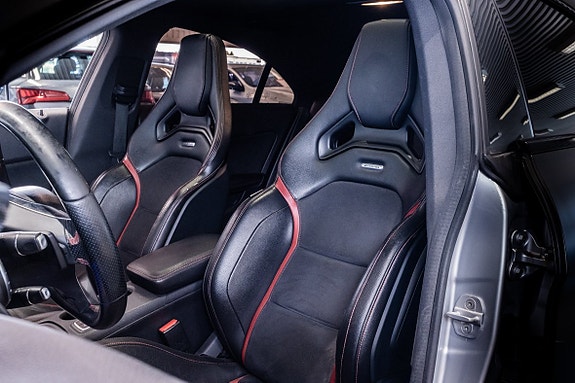 Mercedes-Benz CLA45 15 of 27