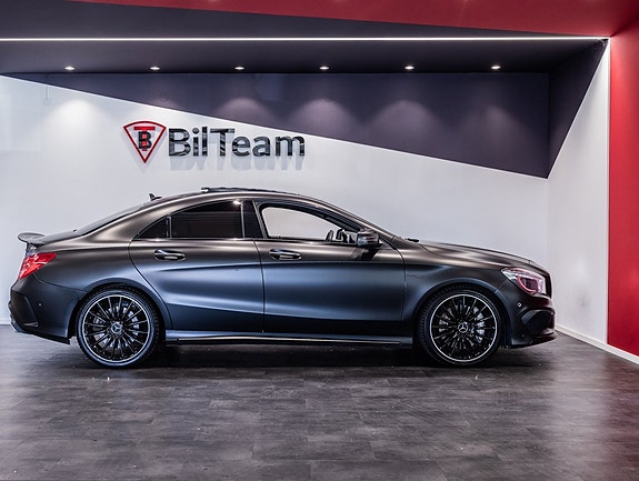Mercedes-Benz CLA45 12 of 27