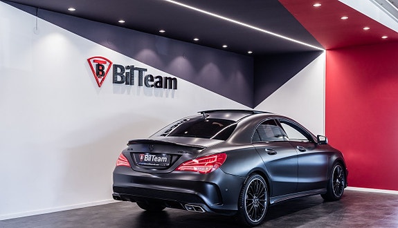 Mercedes-Benz CLA45 6 of 27