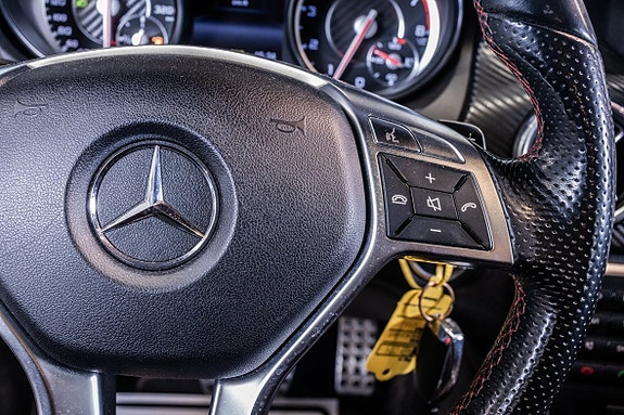 Mercedes-Benz CLA45 24 of 27