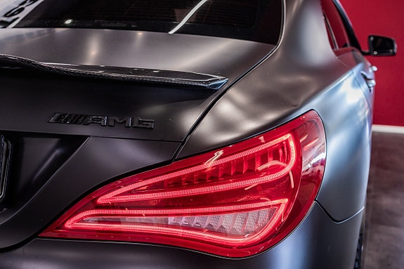 Mercedes-Benz CLA45 9 of 27