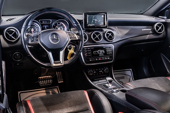 Mercedes-Benz CLA45 19 of 27