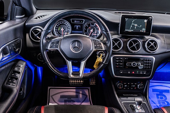 Mercedes-Benz CLA45 18 of 27