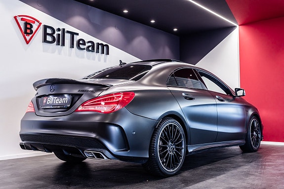 Mercedes-Benz CLA45 8 of 27
