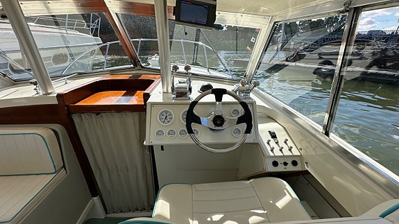 Riva Bertram 25 Sportfisherman -1970/2006 15 of 29