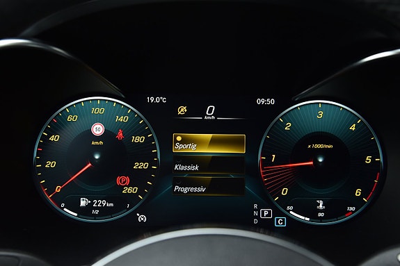 Mercedes-Benz GLC220 d 27 of 30