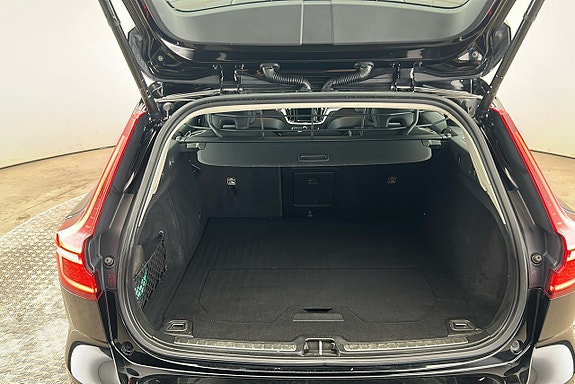 Volvo V60 Cross Country 14 of 26