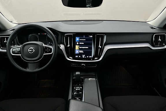 Volvo V60 Cross Country 6 of 26