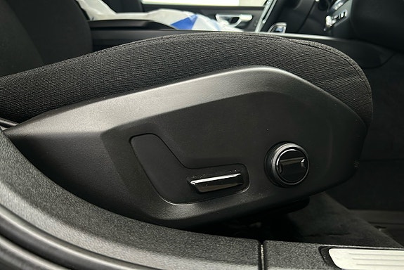 Volvo V60 Cross Country 18 of 26