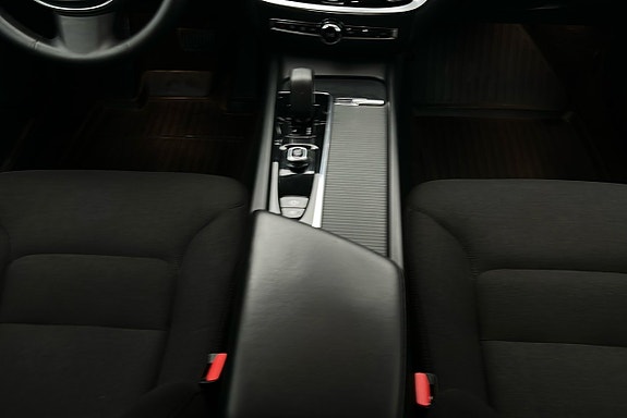 Volvo V60 Cross Country 9 of 26