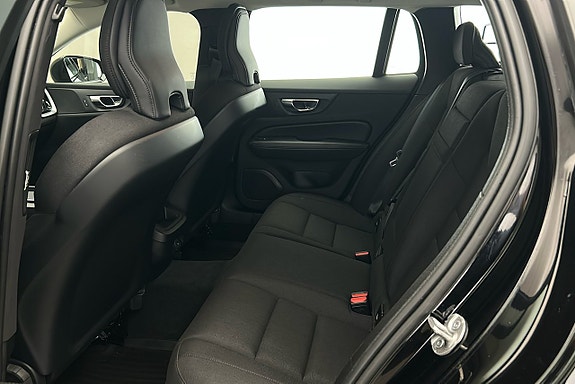 Volvo V60 Cross Country 13 of 26
