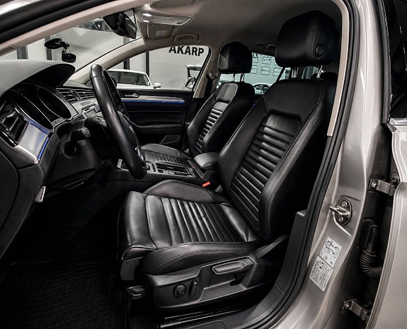 Volkswagen Passat 11 of 19
