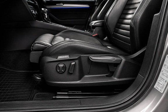 Volkswagen Passat 12 of 19