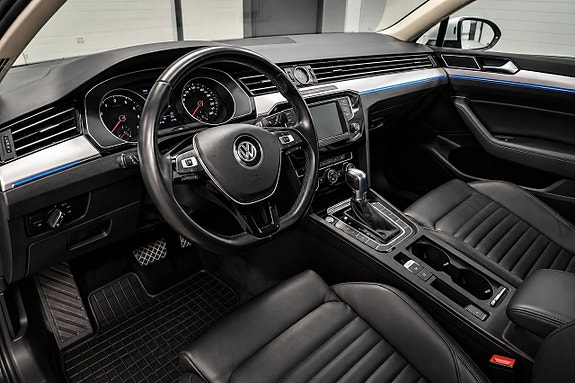 Volkswagen Passat 9 of 19