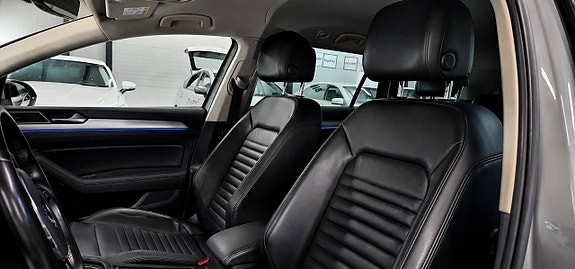 Volkswagen Passat 10 of 19