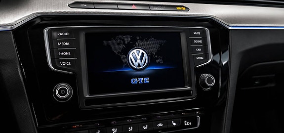 Volkswagen Passat 13 of 19