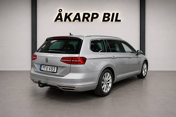 Volkswagen Passat 4 of 19