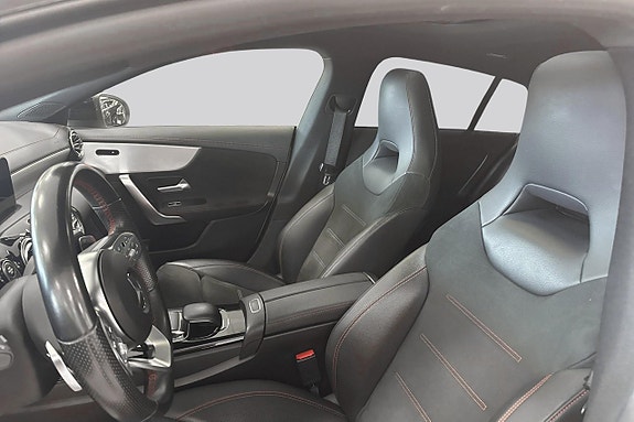Mercedes-Benz CLA200 10 of 16