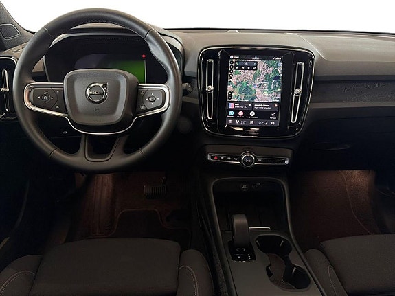 Volvo EX40 12 of 17