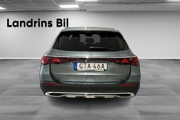 Mercedes-Benz E300 de 5 of 14