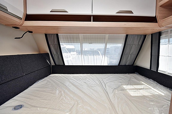 Knaus 580 QS Südwind Black Selection, Barnkammare 20 of 26