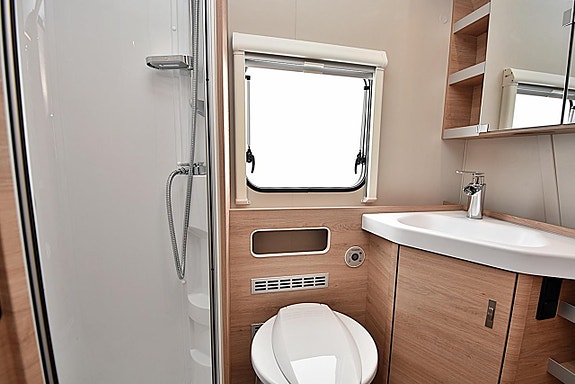 Knaus 580 QS Südwind Black Selection, Barnkammare 21 of 26